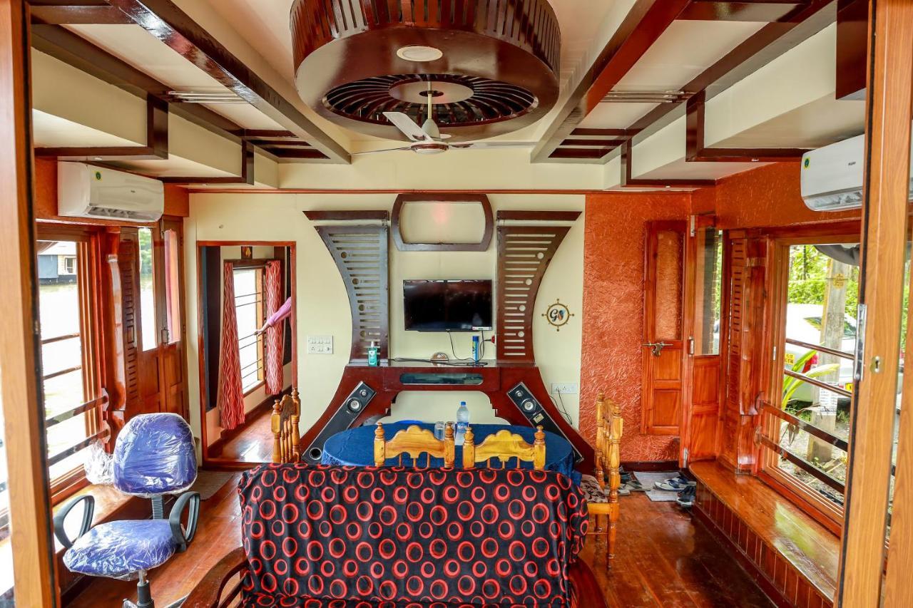 Grand Villa Houseboat Kumarakom Exterior photo